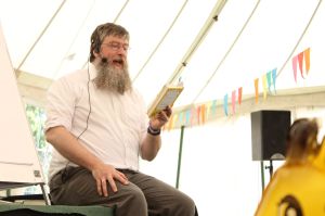 Philip reads from The Grunts