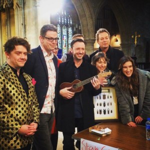 Photo courtesy of Cavan Scott (second from left) who's been blogging for Girls Heart Books for ages but until Friday, we'd never actually met!